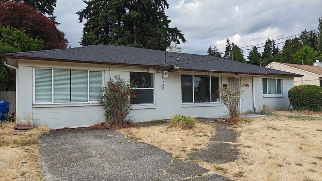 Building Photo - 1746 NE 136th St
