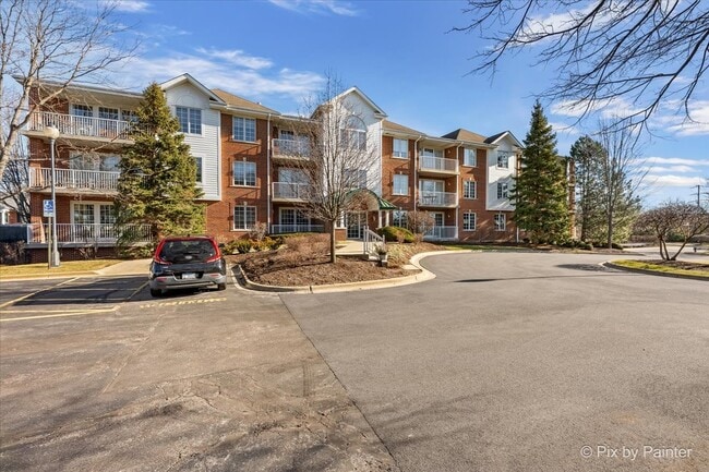 Building Photo - 543 N Hough St Unit 102