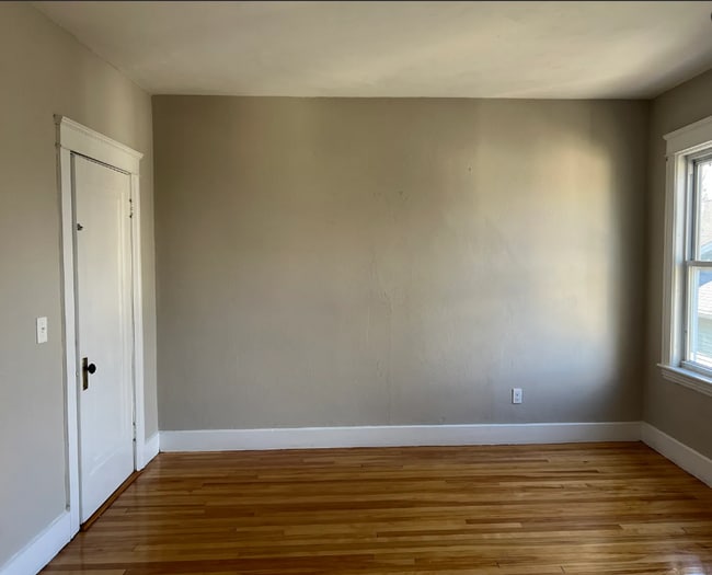 36 Derby St Unit 3