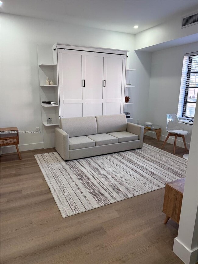 Building Photo - 1619 Jefferson Ave Unit 307