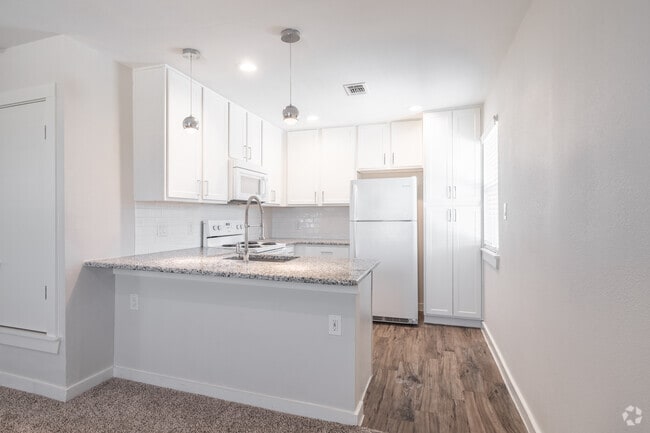 Studio - 490SF