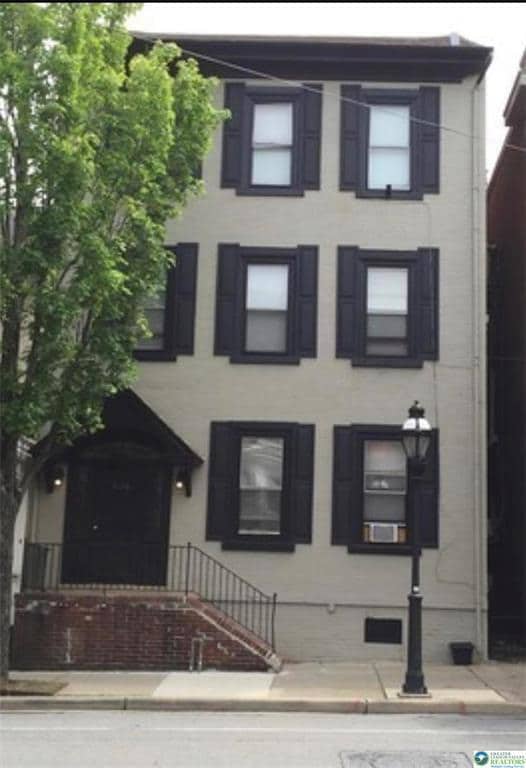 Building Photo - 636 N New St Unit 5