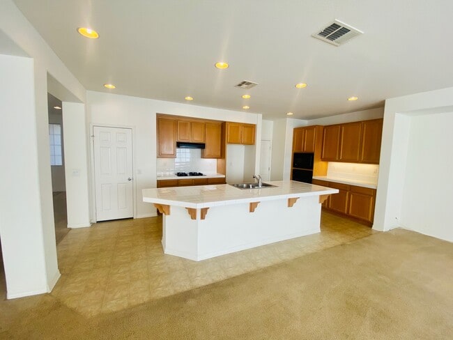 Photo - 2306 Cornflower Way