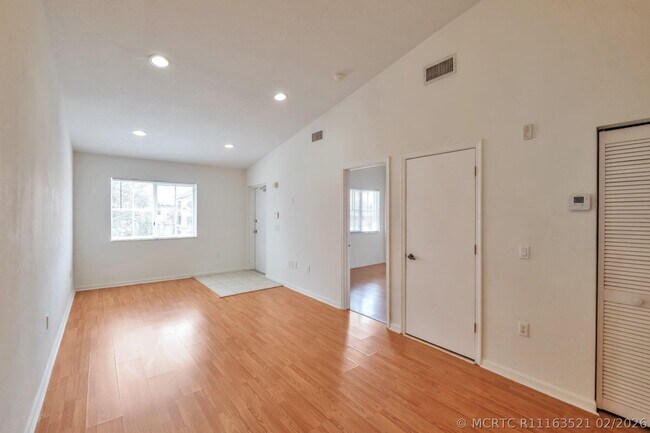 3504 Briar Bay Blvd Unidad 205