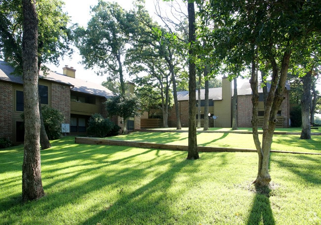 Woodlake Apartments