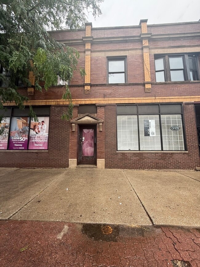 Photo - 5714 W Cermak Rd