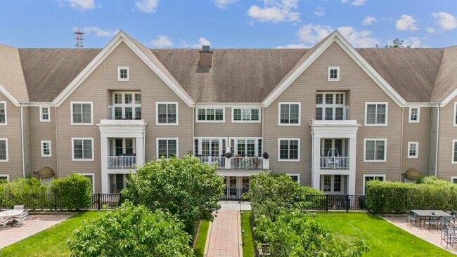 Photo - 77 Havemeyer Ln Unit 313