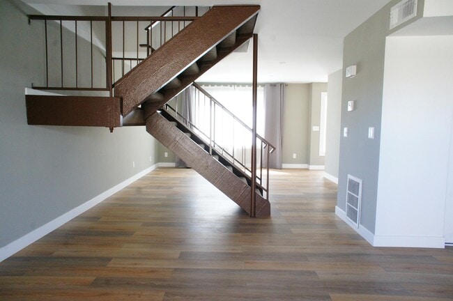 Photo - 3827 S Mill Ave