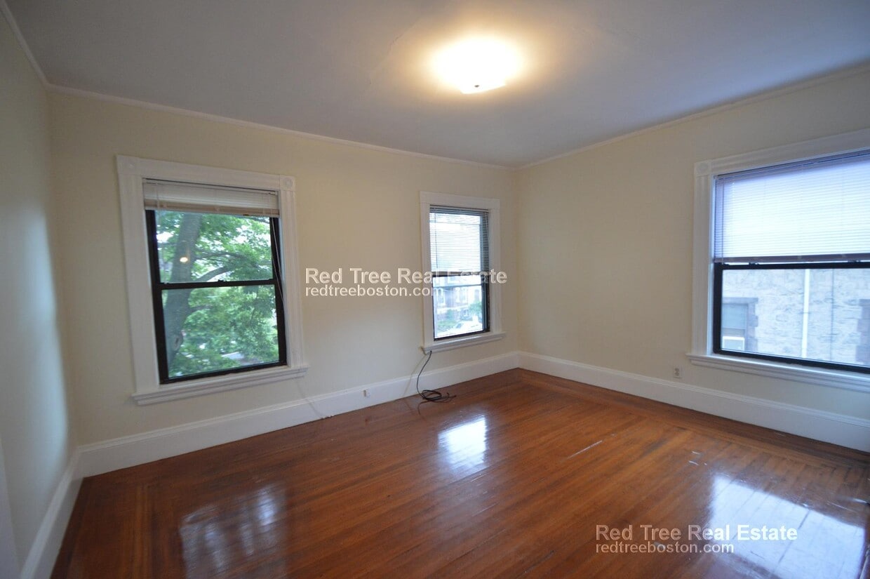 Photo - 31 Quint Ave (Boston, MA)