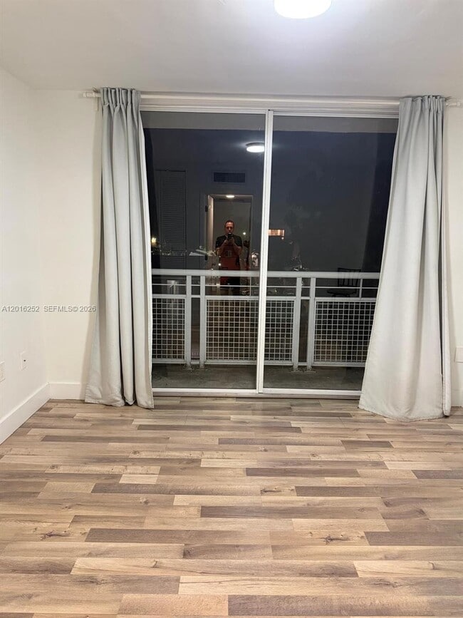 Photo - 450 SW 3rd St Unit 8