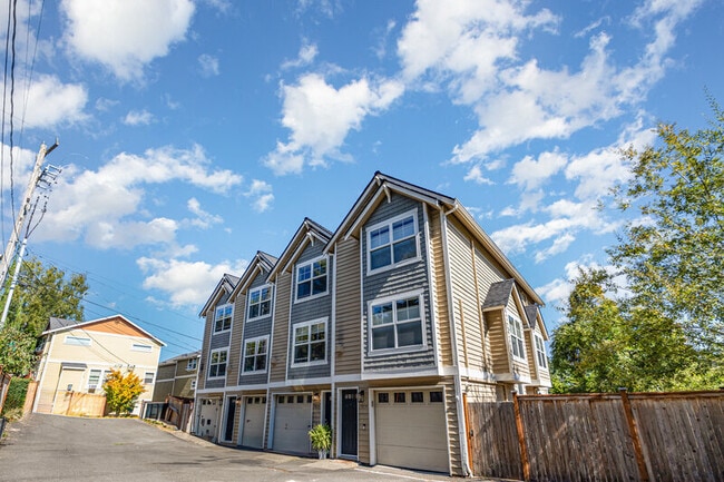 Photo - 4848 Railroad Ave NE