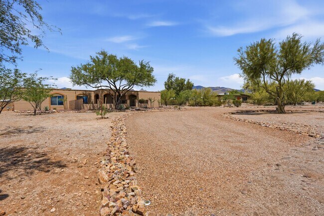 Photo - 4 Bedroom Home on 1 Acre Lot