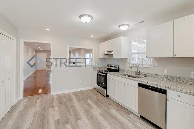 Photo - 3237 Beech Ave SW