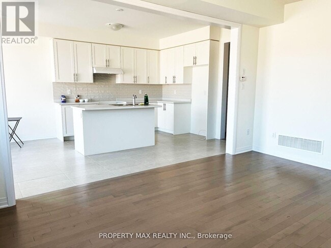 Photo - 120 Port Cres