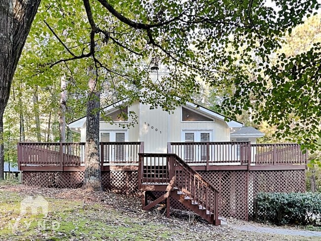 Building Photo - 13001 Lakeview Pkwy Rental
