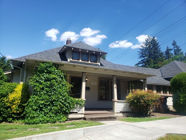 Building Photo - 416 S 2nd St