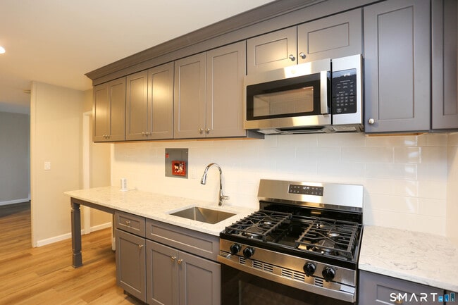 Photo - 30 Glenbrook Rd Unit 5F