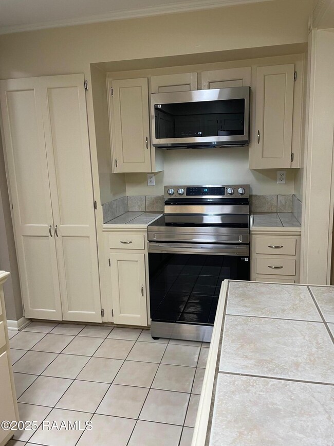 Photo - 107 Papwood Cir