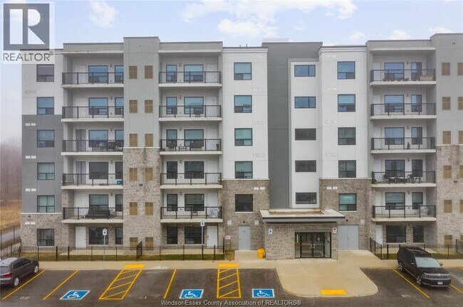 Photo - 3290 Stella Crescent