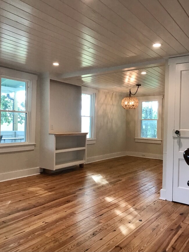 Photo - 27320 Morgnec Rd