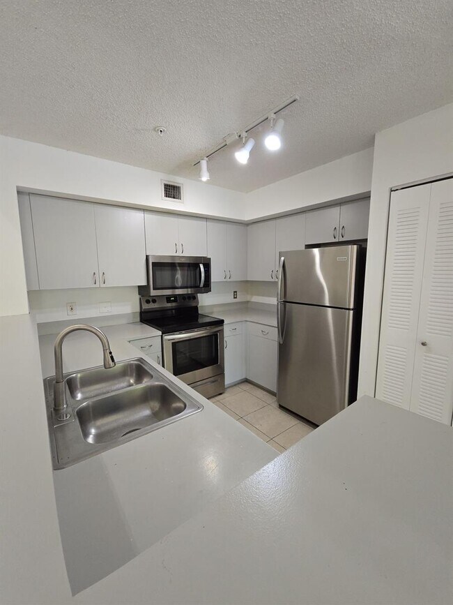 Photo - 12172 Saint Andrews Pl Unit 305