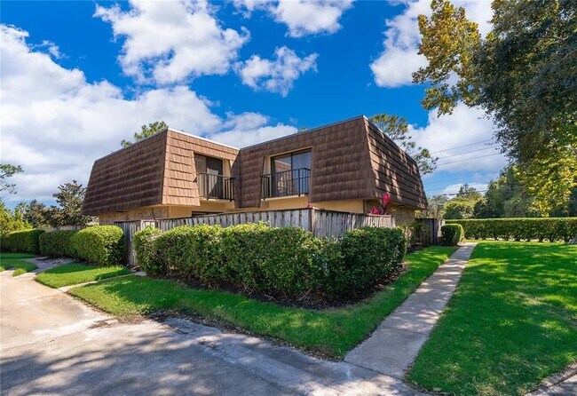 Building Photo - 5258 Coral Ct Unit 605