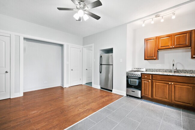 Photo - 4555 Malden St Unidad 102