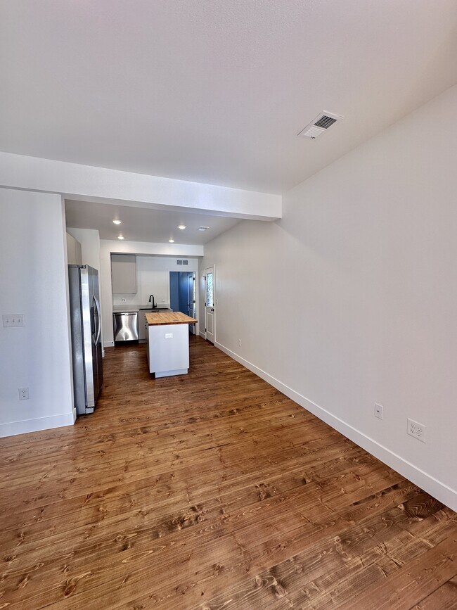 Photo - 4004 Blue Pine Ln