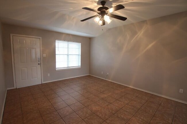 Photo - 2 Bedroom Duplex for Rent in Lindale! Tour Today!