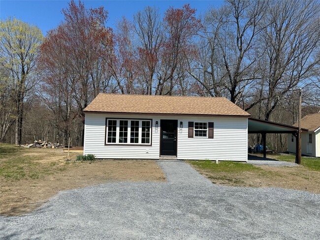 Photo - 1029 NY-199 House