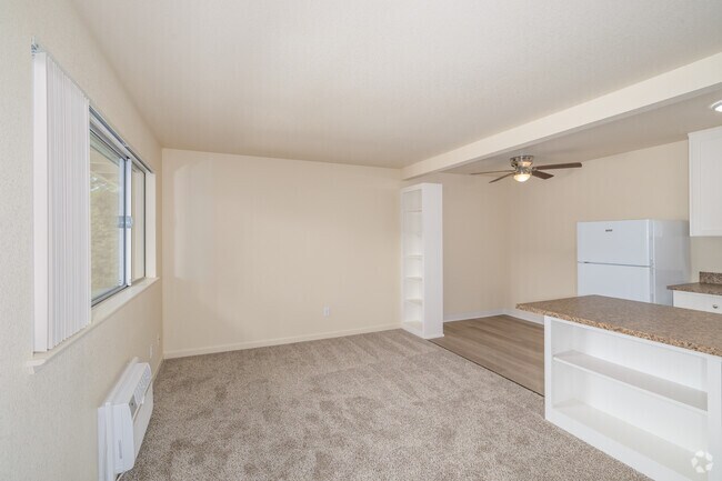 1BR, 1BA - 460SF - Living Room - Coralaire Apartments