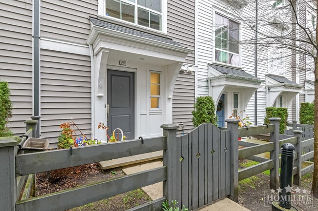 Photo - Stylish & Spacious 2-Bedroom, 2-Bathroom Townhome in Prime Abbotsford Location Unité 28