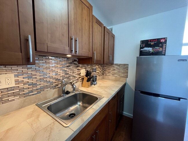 Photo - Makikilani Plaza Studio w/ 1 parking stall.  Avail 6/30/26