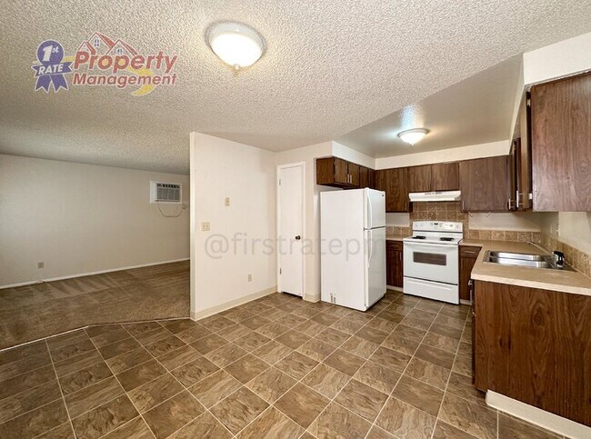 Photo - 1142 S Pond St