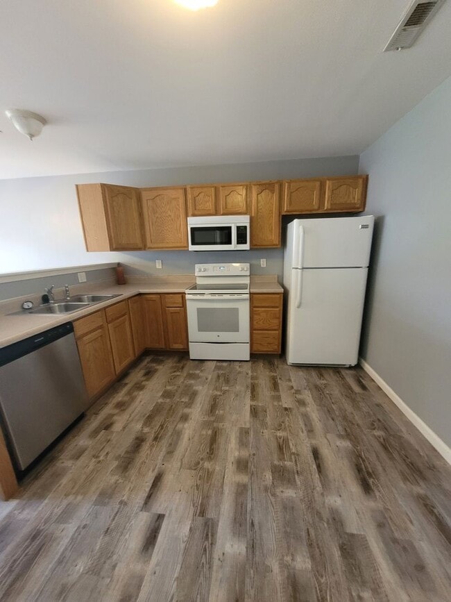 Photo - 404 Shade Tree Ln Unit 1