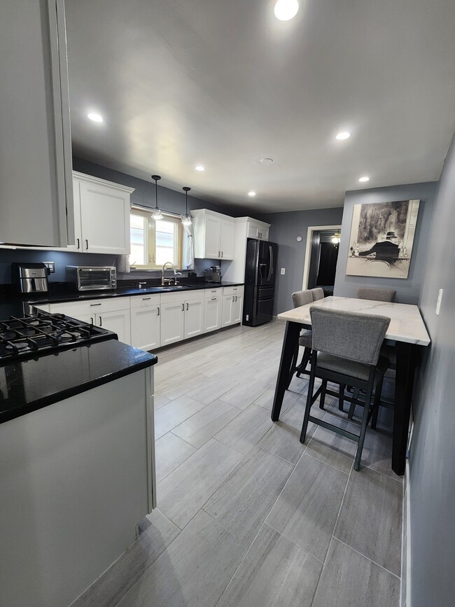 Kitchen - 6751 S Kilbourn Ave Rental
