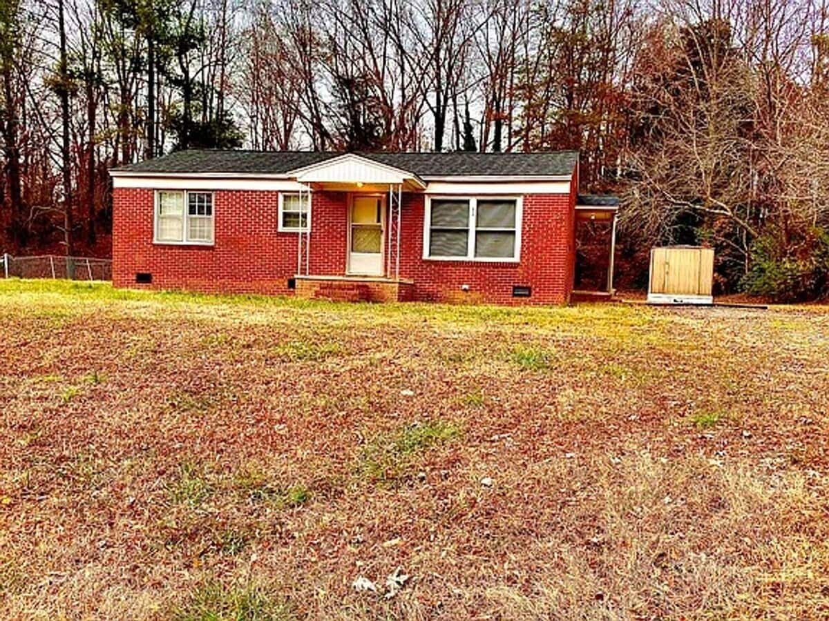 Newly renovated 3 bedroom 1 bath brick ra... - Newly renovated  3 bedroom 1 bath brick ra... Casa