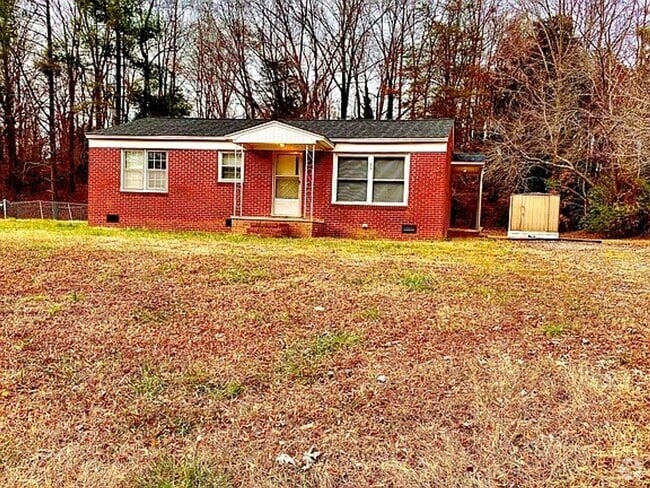 Building Photo - Newly renovated 3 bedroom 1 bath brick ra... Rental