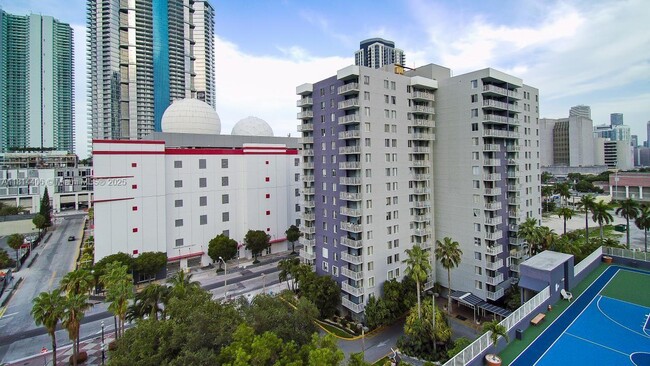 Photo - 850 N Miami Ave Unidad W-908 Rental