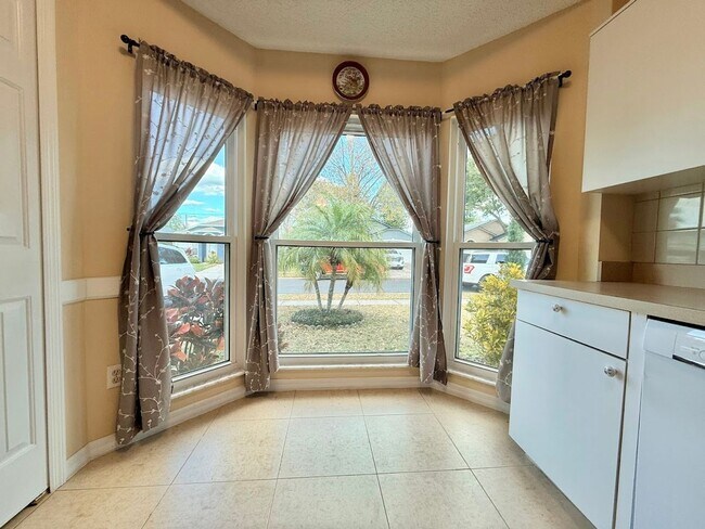 Photo - Beautiful Centrally Located 3/2