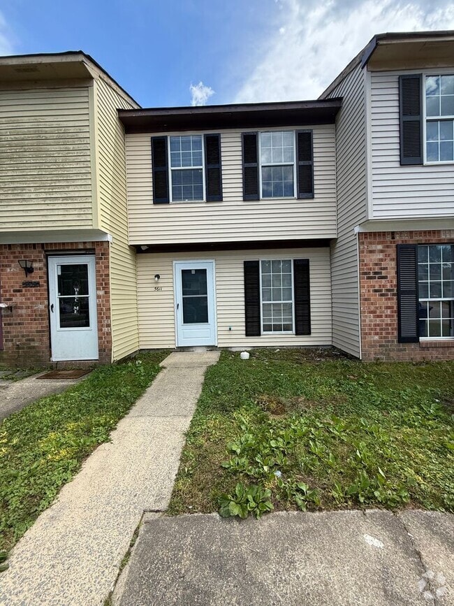 Building Photo - Move-In Ready 2BR Home Near Coast Guard Base!