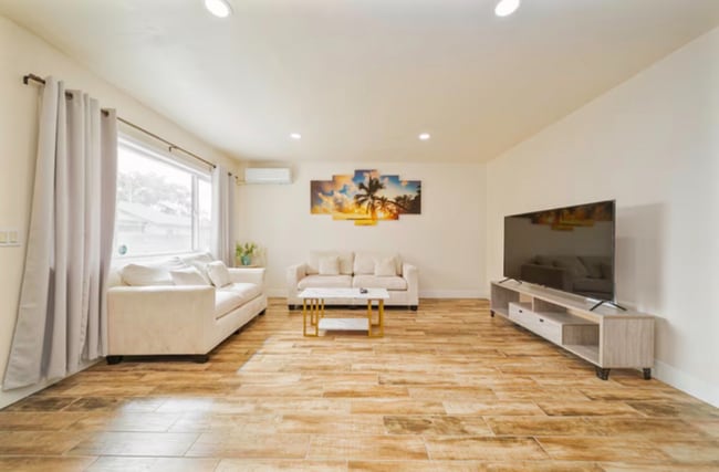 Photo - 0000 Adelia Ave Unidad 00