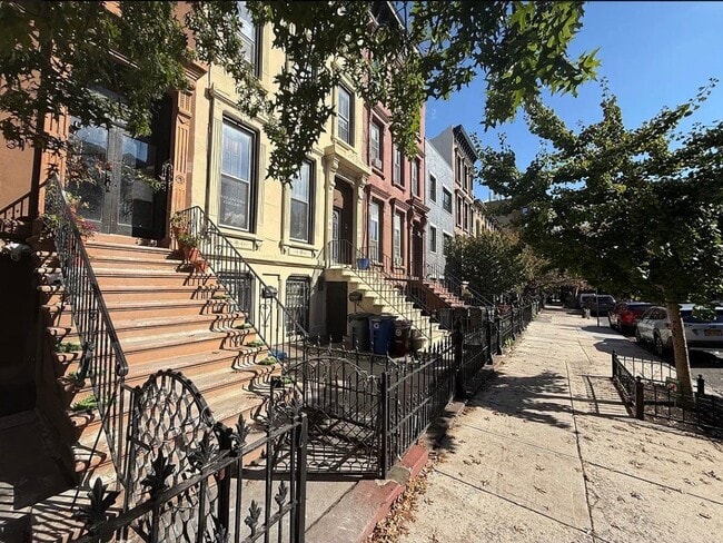 Photo - 31 Herkimer St Unit 1