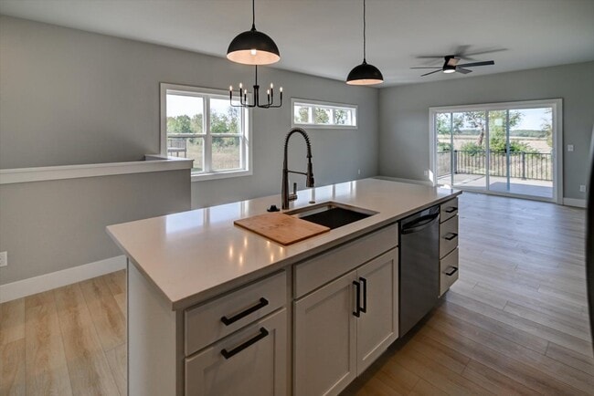 Photo - 2949 Blue Grass Dr