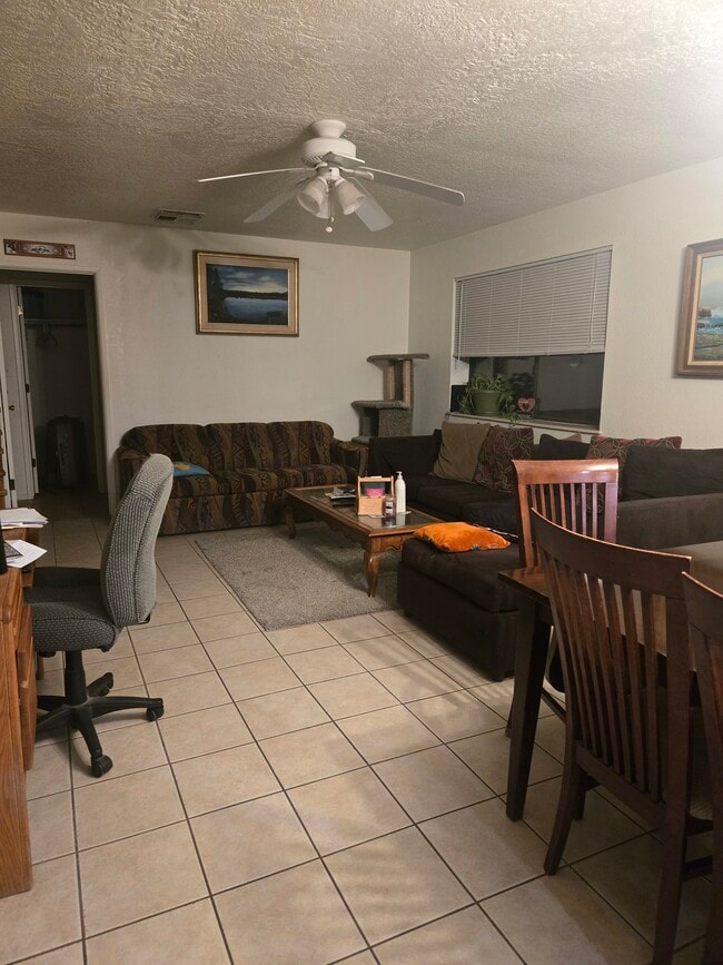 Building Photo - 709 N 8th St Unit B Rental