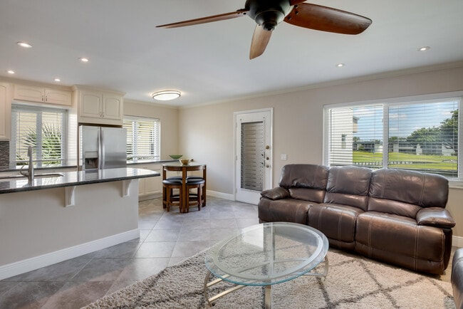 Photo - 510 Flanders K