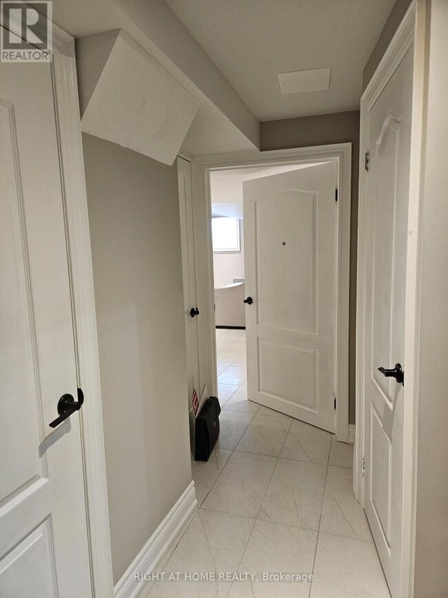 Photo - 121 Badessa Cir
