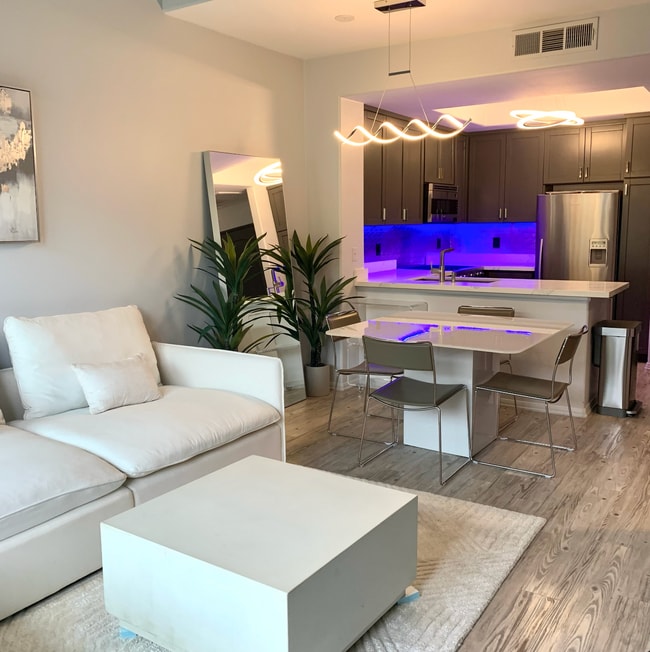 Photo - 4060 Glencoe Ave Unidad 303