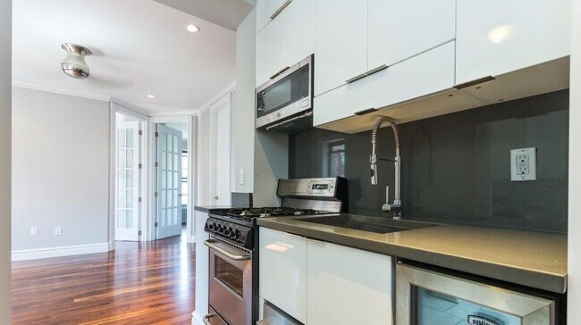 Photo - 1590 Lexington Ave Unidad 12