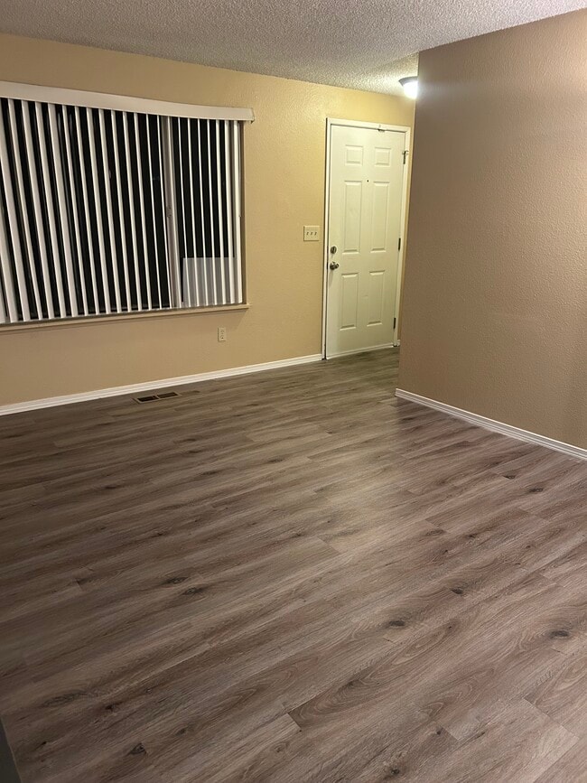 Photo - 9405 72nd Ave E